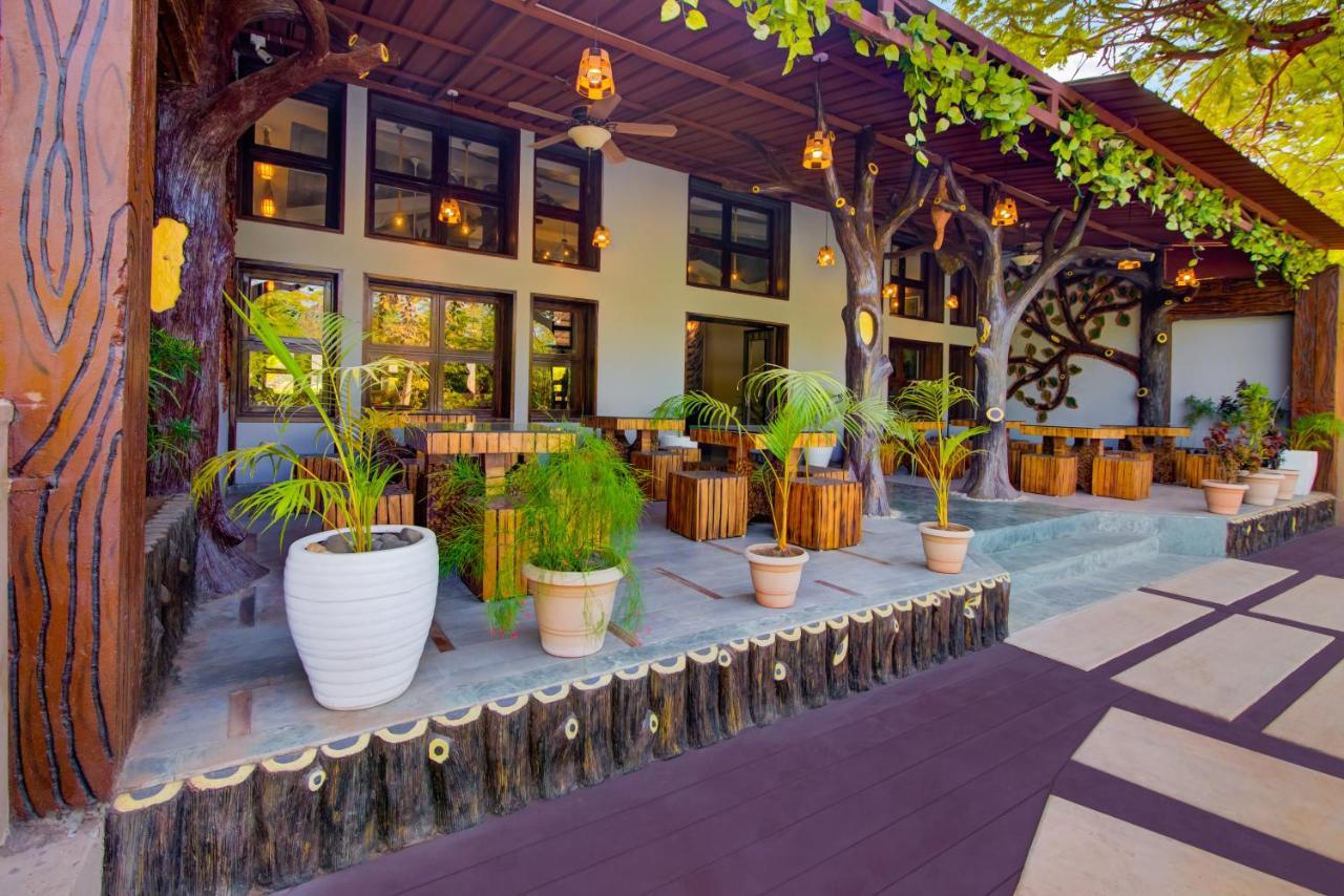 Отель Club Mahindra Netrang Экстерьер фото