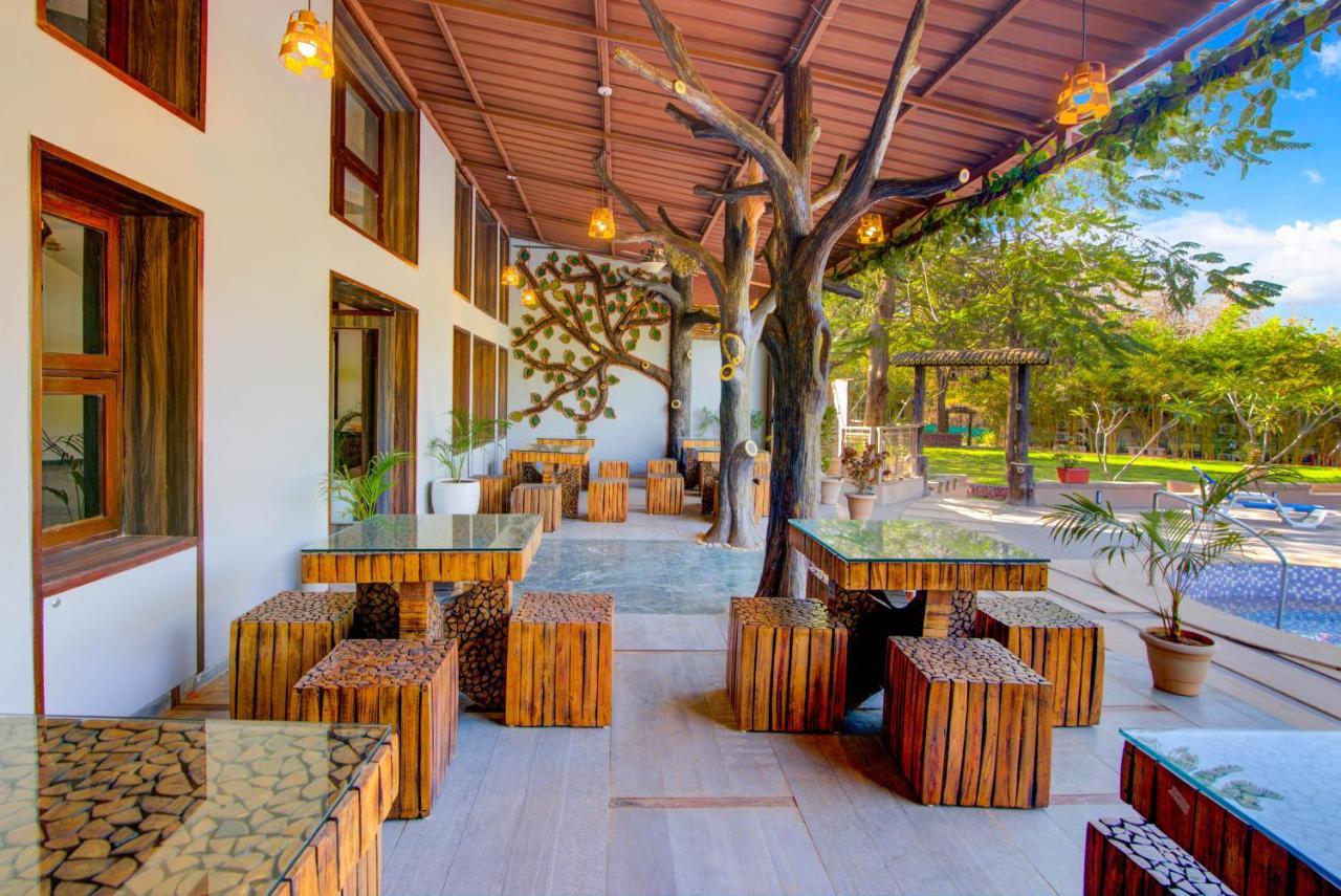 Отель Club Mahindra Netrang Экстерьер фото