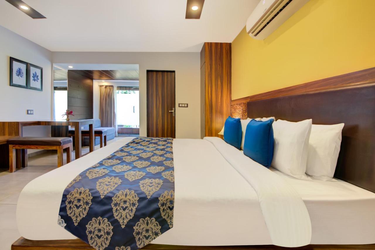 Отель Club Mahindra Netrang Экстерьер фото