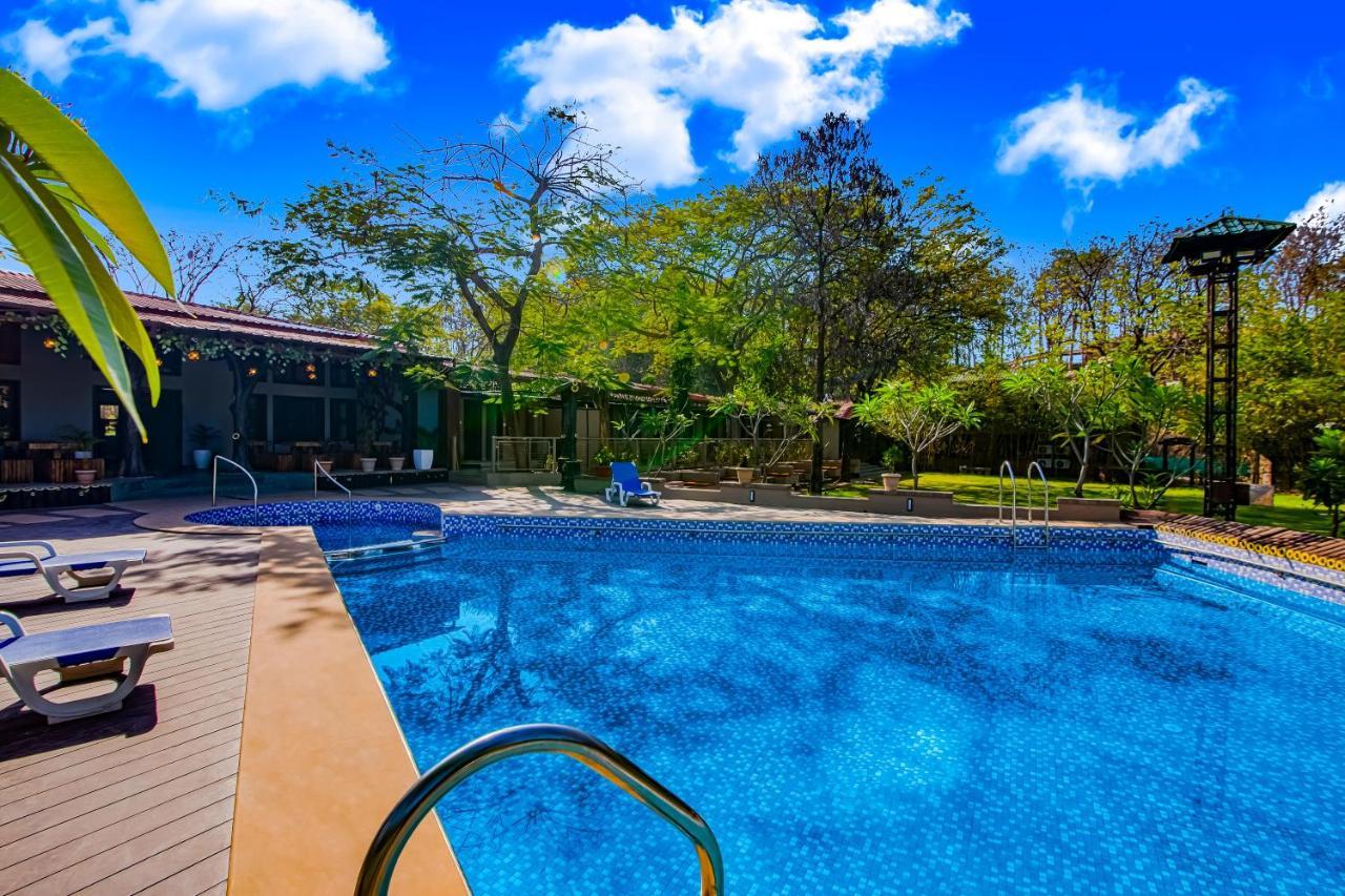Отель Club Mahindra Netrang Экстерьер фото