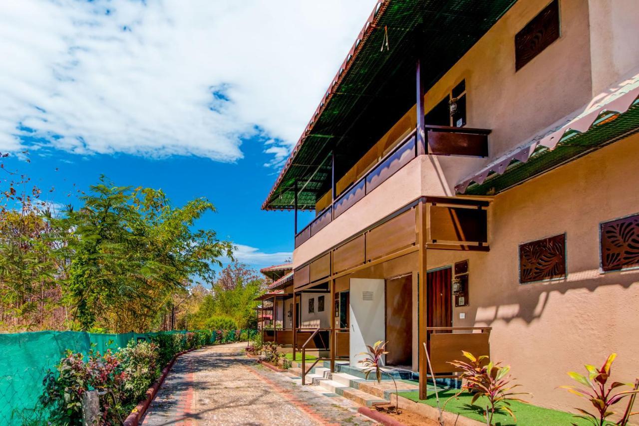 Отель Club Mahindra Netrang Экстерьер фото