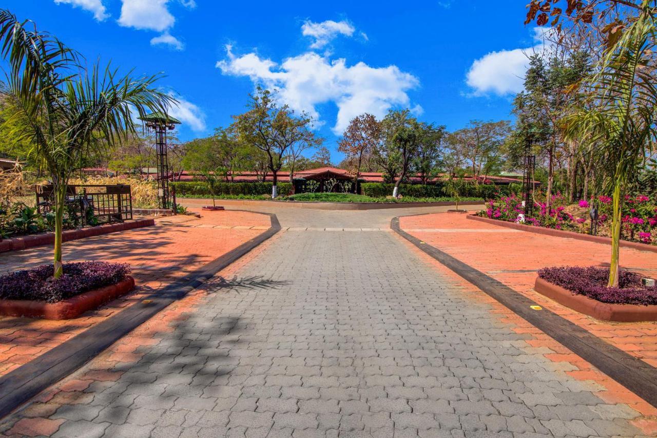 Отель Club Mahindra Netrang Экстерьер фото
