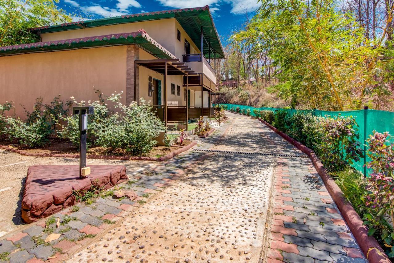 Отель Club Mahindra Netrang Экстерьер фото
