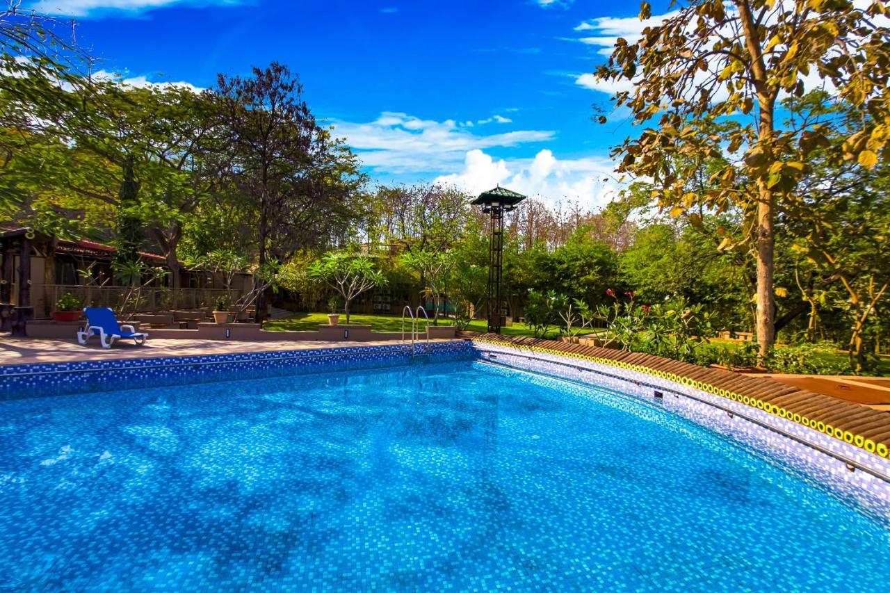 Отель Club Mahindra Netrang Экстерьер фото